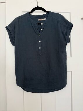 Faherty Dream Desmond Organic Cotton Gauze Short Sleeve Navy Blouse